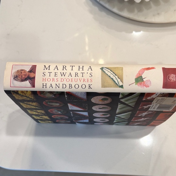 Martha Stewart Hors D'Oeuvres Handbook - Picture 4 of 4